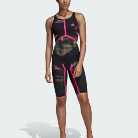 NEW Adidas XVIII Freestyle Closed‎ Back Swimsuit - Picture 1 of 7
